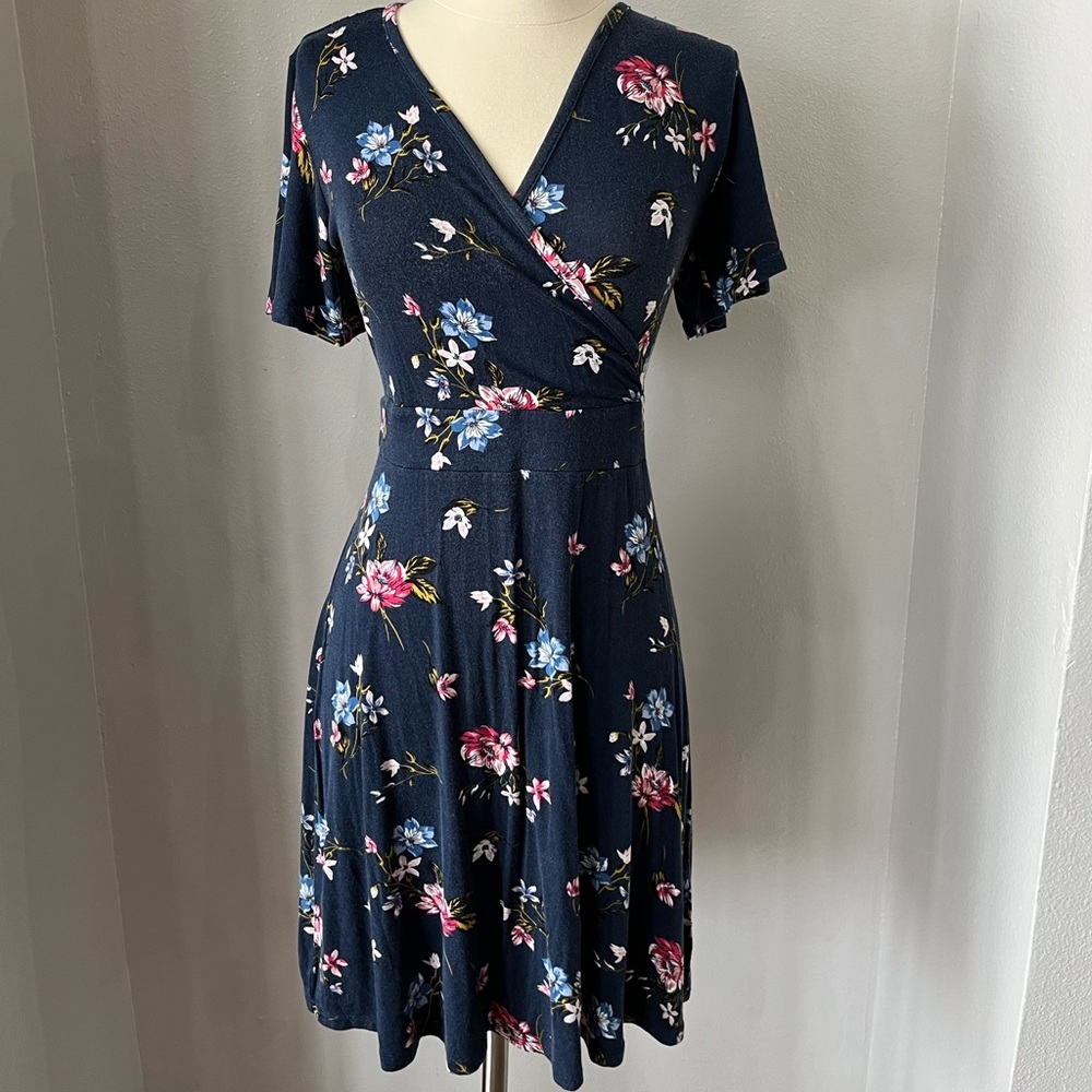 Floral V-Neck Faux Wrap Swing Dress